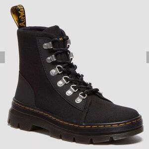 Dr. Martens Combs W NIB SZ 9